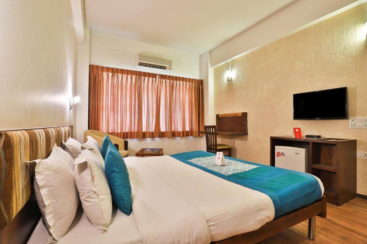 Hotel President Inn By Sky Stays Gandhinagar Exterior photo
