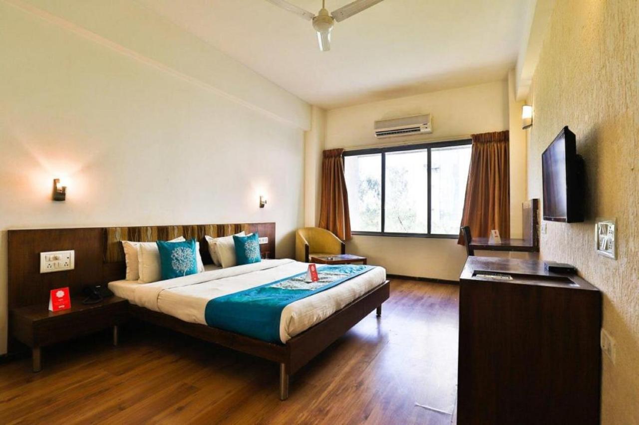 Hotel President Inn By Sky Stays Gandhinagar Exterior photo