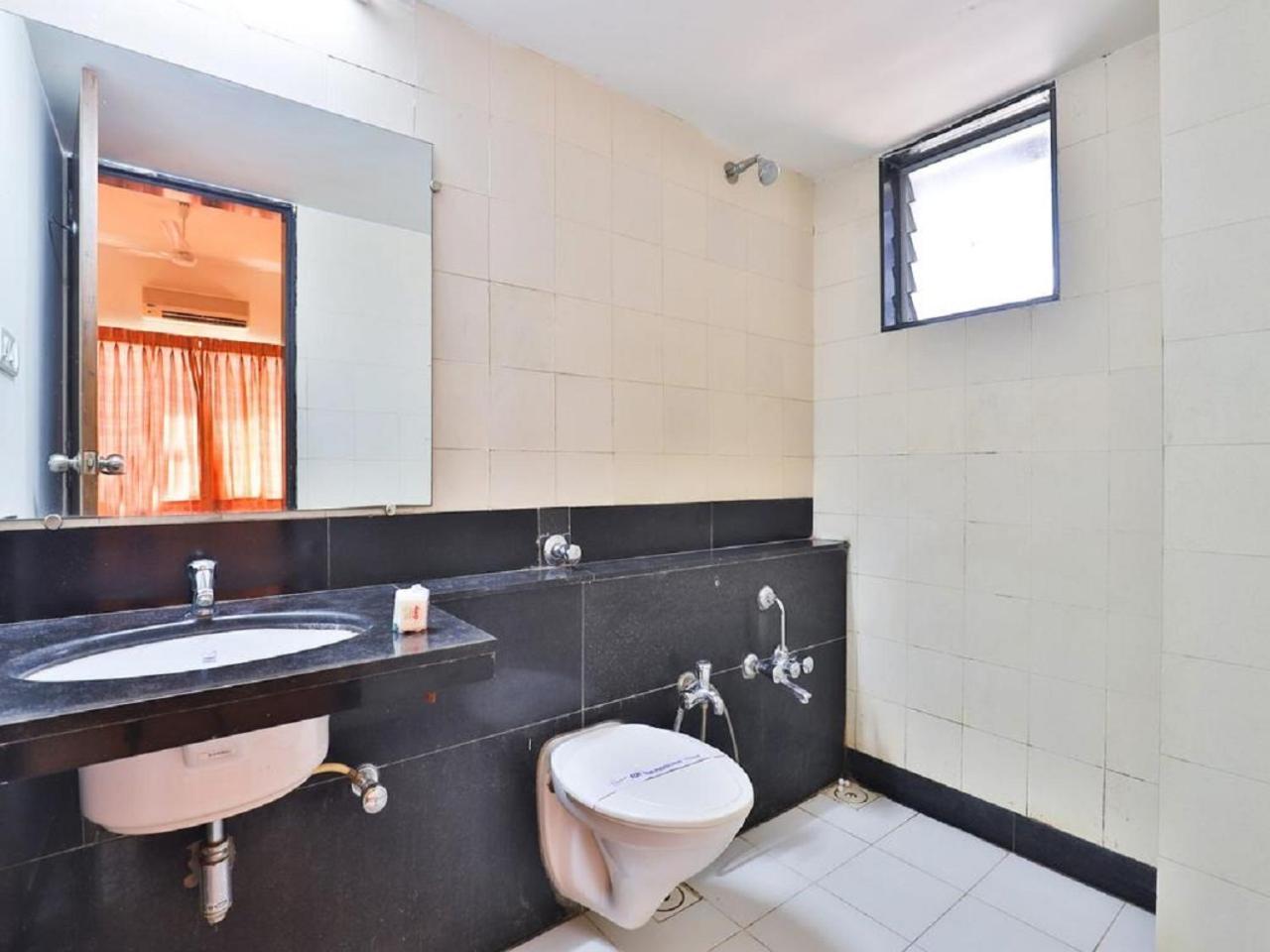 Hotel President Inn By Sky Stays Gandhinagar Exterior photo
